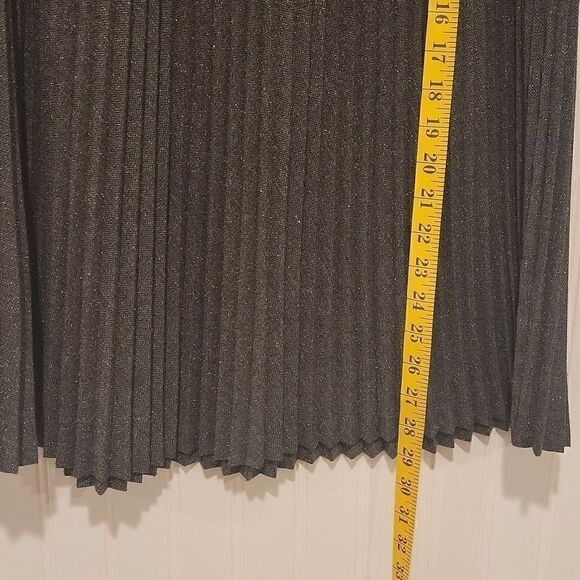 EXPRESS skirt 9/10 - Picture 3 of 4